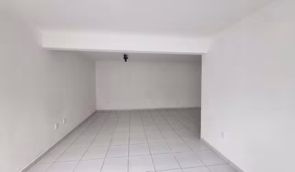 Loja para alugar, 57.00 m2 por R$2000.00  - Santo Antonio - Joinville/SC