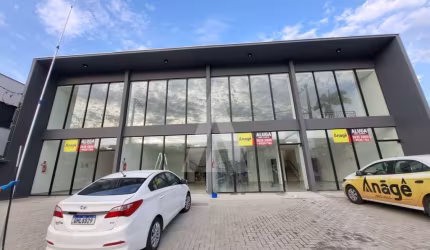 Loja para alugar, 98.62 m2 por R$4500.00  - Costa E Silva - Joinville/SC