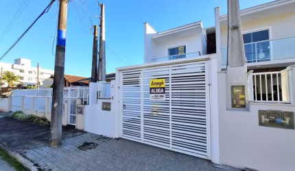 Casa residencial com 3 quartos  para alugar, 126.57 m2 por R$3100.00  - Guanabara - Joinville/SC