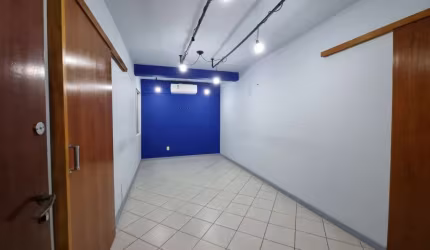 Sala para alugar, 20.75 m2 por R$1000.00  - Centro - Joinville/SC