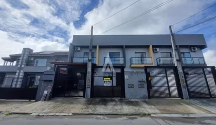 Geminado com 2 quartos, 1 lavabo, 1 bwc social, cozinha, sala de estar/jantar e área de serviço