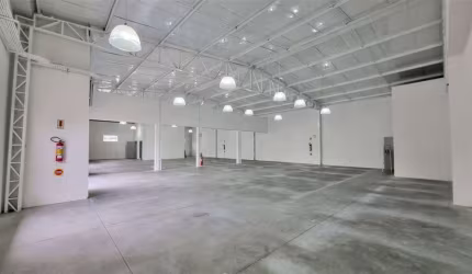 Loja para alugar, 454.00 m2 por R$14000.00  - Anita Garibaldi - Joinville/SC