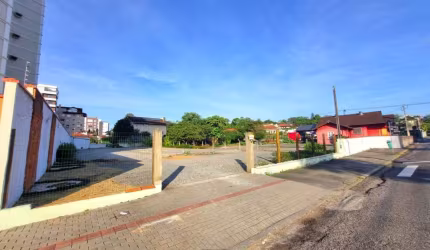 Terreno para alugar, 993.00 m2 por R$4900.00  - America - Joinville/SC
