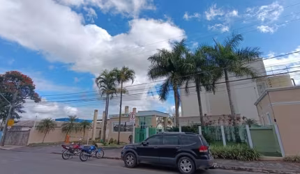 Apartamento conta com 2 dormitórios, sala de estar e jantar, cozinha. 1 bwc social, área de serviço