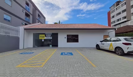 Casa comercial para alugar, 208.67 m2 por R$8970.00  - Costa E Silva - Joinville/SC