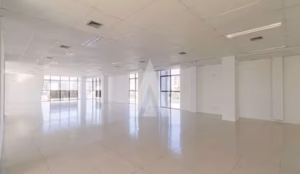 Sala para alugar, 304.37 m2 por R$16000.00  - America - Joinville/SC