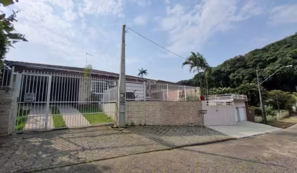 Apartamento com 1 quarto  para alugar, 46.00 m2 por R$1700.00  - America - Joinville/SC