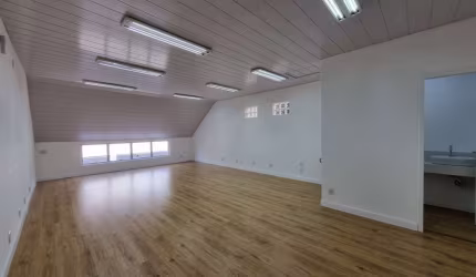 Sala para alugar, 48.00 m2 por R$2390.00  - Atiradores - Joinville/SC