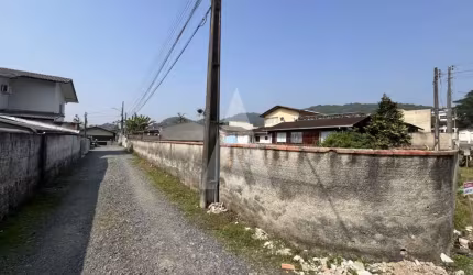 Terreno para alugar, 630.00 m2 por R$1500.00  - Iririu - Joinville/SC