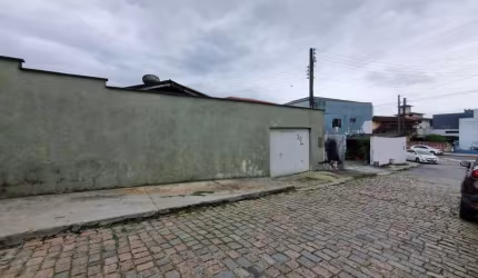 Galpão para alugar, 120.00 m2 por R$2200.00  - Boa Vista - Joinville/SC