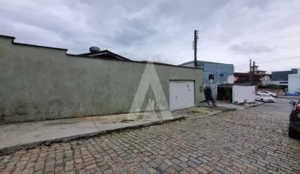 Galpão para alugar, 120.00 m2 por R$2200.00  - Boa Vista - Joinville/SC