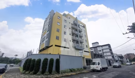 Apartamento com 2 quartos  para alugar, 81.31 m2 por R$3300.00  - America - Joinville/SC