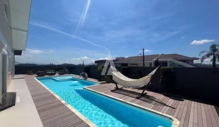 Casa de alto padrão para alugar em Joinville