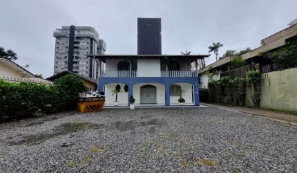 Casa comercial para alugar, 350.00 m2 por R$10000.00  - Centro - Joinville/SC