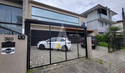 Apartamento com 2 quartos  para alugar, 197.05 m2 por R$3100.00  - Jardim Sofia - Joinville/SC