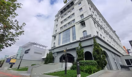 Sala para alugar, 49.29 m2 por R$1900.00  - Bom Retiro - Joinville/SC