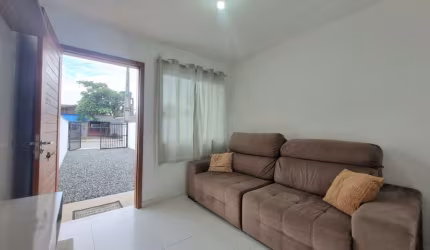 Casa residencial com 2 quartos  para alugar, 66.91 m2 por R$2100.00  - Morro Do Meio - Joinville/SC