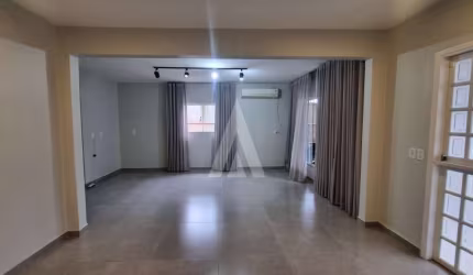 Casa residencial com 3 quartos  para alugar, 288.75 m2 por R$3900.00  - Vila Nova - Joinville/SC