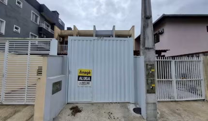 Casa residencial com 2 quartos  para alugar, 52.90 m2 por R$1400.00  - Itaum - Joinville/SC