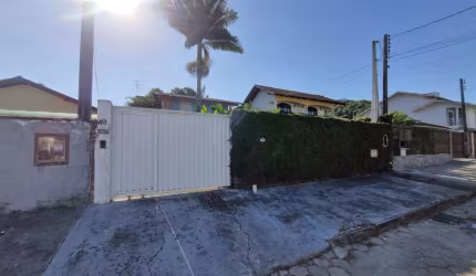 Casa residencial com 3 quartos  para alugar, 95.00 m2 por R$3900.00  - Boa Vista - Joinville/SC