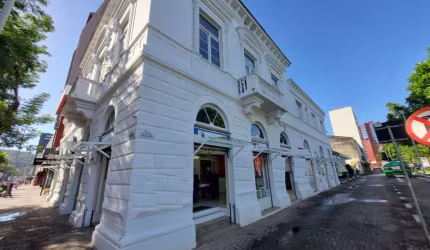 Sala para alugar, 54.30 m2 por R$1080.00  - Centro - Joinville/SC