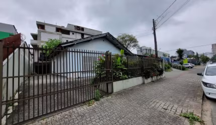 Casa comercial com 1 quarto  para alugar, 140.00 m2 por R$4700.00  - America - Joinville/SC