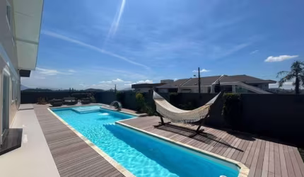 Casa residencial com 3 quartos  para alugar, 355.00 m2 por R$22000.00  - Costa E Silva - Joinville/SC