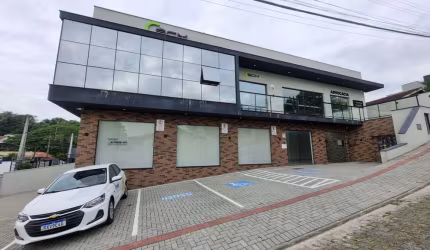 Loja para alugar, 68.54 m2 por R$2500.00  - Floresta - Joinville/SC