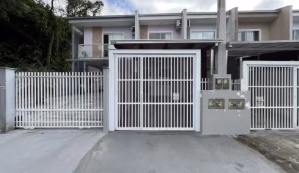 Casa residencial com 2 quartos  para alugar, 66.01 m2 por R$2800.00  - Costa E Silva - Joinville/SC