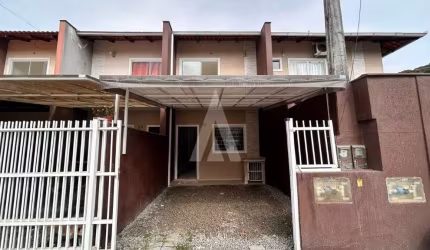 Casa residencial com 2 quartos  para alugar, 65.78 m2 por R$1800.00  - Petropolis - Joinville/SC
