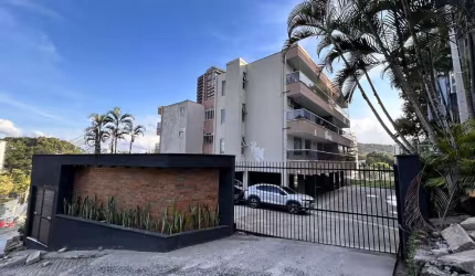 Apartamento com 2 quartos  para alugar, 76.27 m2 por R$2500.00  - Atiradores - Joinville/SC