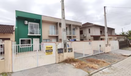 Casa residencial com 2 quartos  para alugar, 62.80 m2 por R$2100.00  - Vila Nova - Joinville/SC