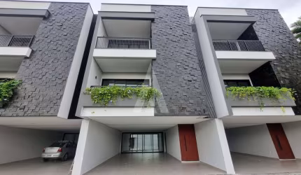 Casa residencial para alugar, 306.43 m2 por R$16000.00  - Gloria - Joinville/SC
