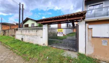 Casa residencial com 2 quartos  para alugar, 80.00 m2 por R$1400.00  -  - Araquari/SC