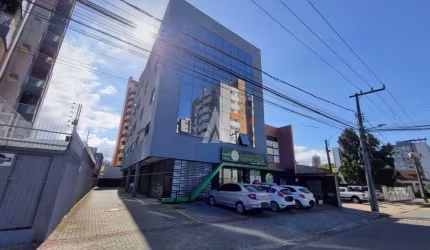SALA COMERCIAL LOCALIZADA NO BAIRRO ANITA GARIBALDI