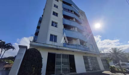Apartamento com 2 quartos, 1 bwc social, sala de estar, cozinha, área de serviço e sacada com churrasqueira