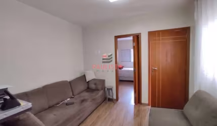 Casa à venda próximo do Metro Santa Cruz com amplo terreno de 200 metros