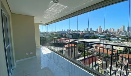 APARTAMENTO COM DOIS DORMITÓRIOS, SENDO 1 SUITE, SALA, COZINHA E ÁREA DE SERVIÇO, 2 VAGAS, DEPÓSITO