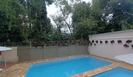 Duplex quatro dormitórios (sendo 2 suítes)