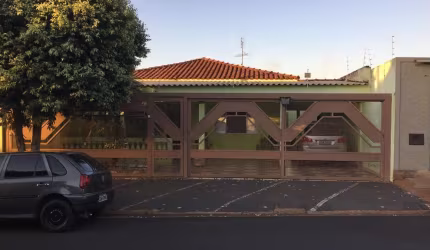 Casa com 4 dormitórios à venda, 285 m² por R$ 650.000,00 - América - Barretos/SP