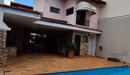 CASA DE ALTO PADRÃO NO CENTRO, VALOR OPORTUNO!