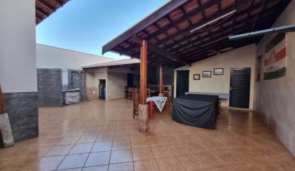 Casa com 4 dormitórios à venda, 225 m² por R$ 480.000,00 - Aeroporto - Barretos/SP