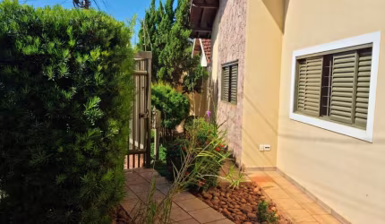 Casa com 3 dormitórios à venda, 310 m² por R$ 850.000,00 - Centro - Barretos/SP