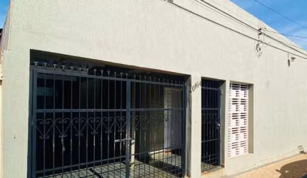 Casa com 3 dormitórios à venda, 165 m² por R$ 400.000,00 - Centro - Barretos/SP