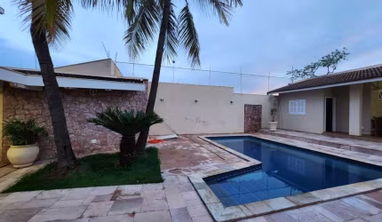 Casa com 4 dormitórios à venda, 344 m² por R$ 1.100.000,00 - Baroni - Barretos/SP