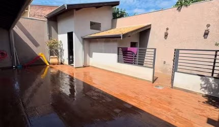 Casa com 3 dormitórios à venda, 170 m² por R$ 900.000,00 - Industrial - Barretos/SP