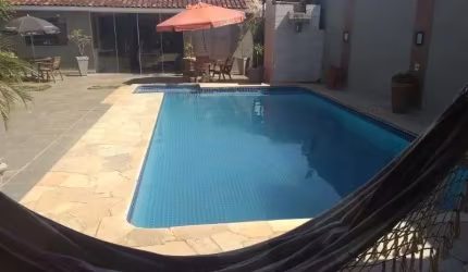Casa com 5 dormitórios para alugar, 200 m² por R$ 3.795,00/mês - Fortaleza - Barretos/SP
