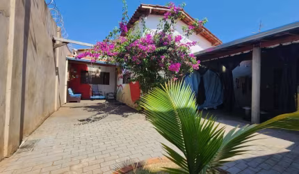 Casa com 3 dormitórios à venda, 127 m² por R$ 350.000,00 - Jardim Califórnia - Barretos/SP