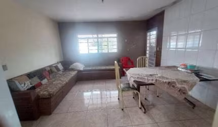 Casa com 3 dormitórios à venda, 242 m² por R$ 240.000,00 - América - Barretos/SP