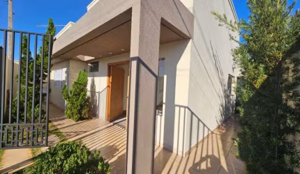 Casa com 3 dormitórios à venda, 142 m² por R$ 620.000,00 - Jockey Club - Barretos/SP